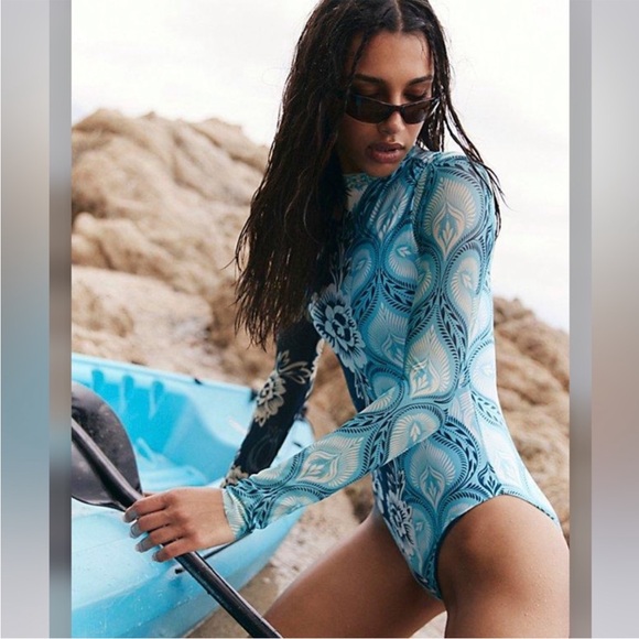 ▪️New Agua Bendita x Free People Anthropologie Mei One-Piece Surf Suit